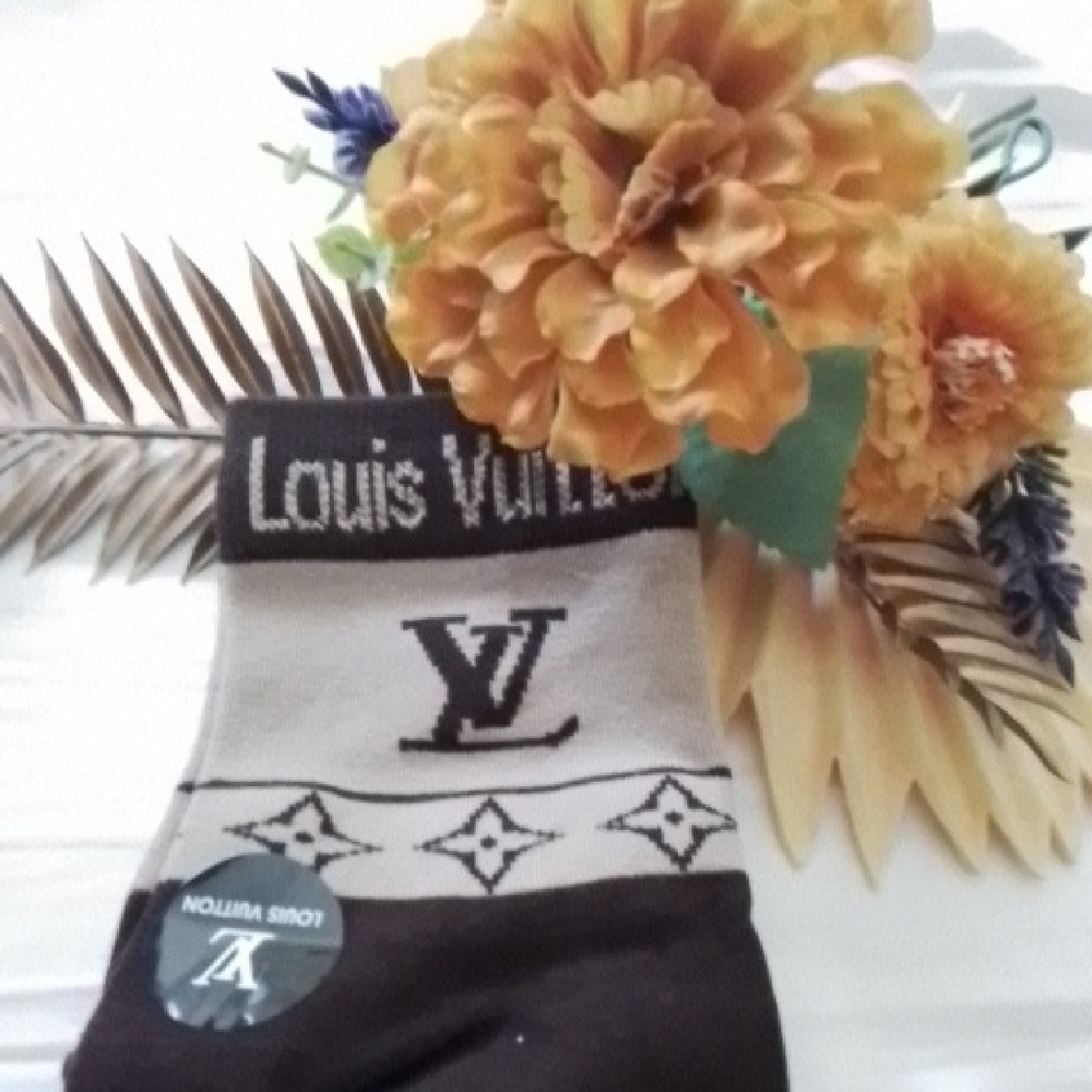 Louis Vuitton Women's Socks in Black and Cream - Picture 3 of 6